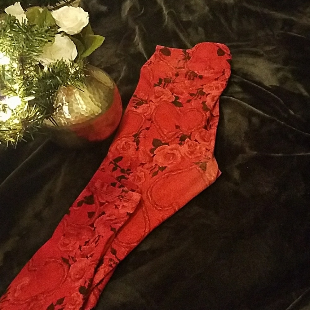 Red Heart and Rose Pattern Lularoe TC Leggings
