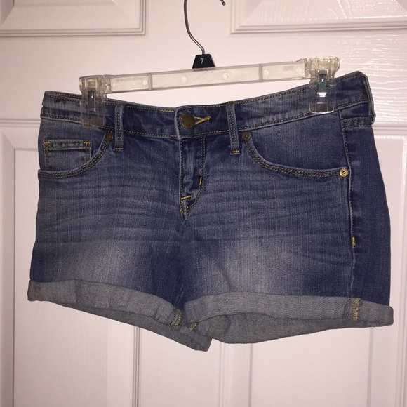 Medium wash jean shorts - Picture 1 of 2