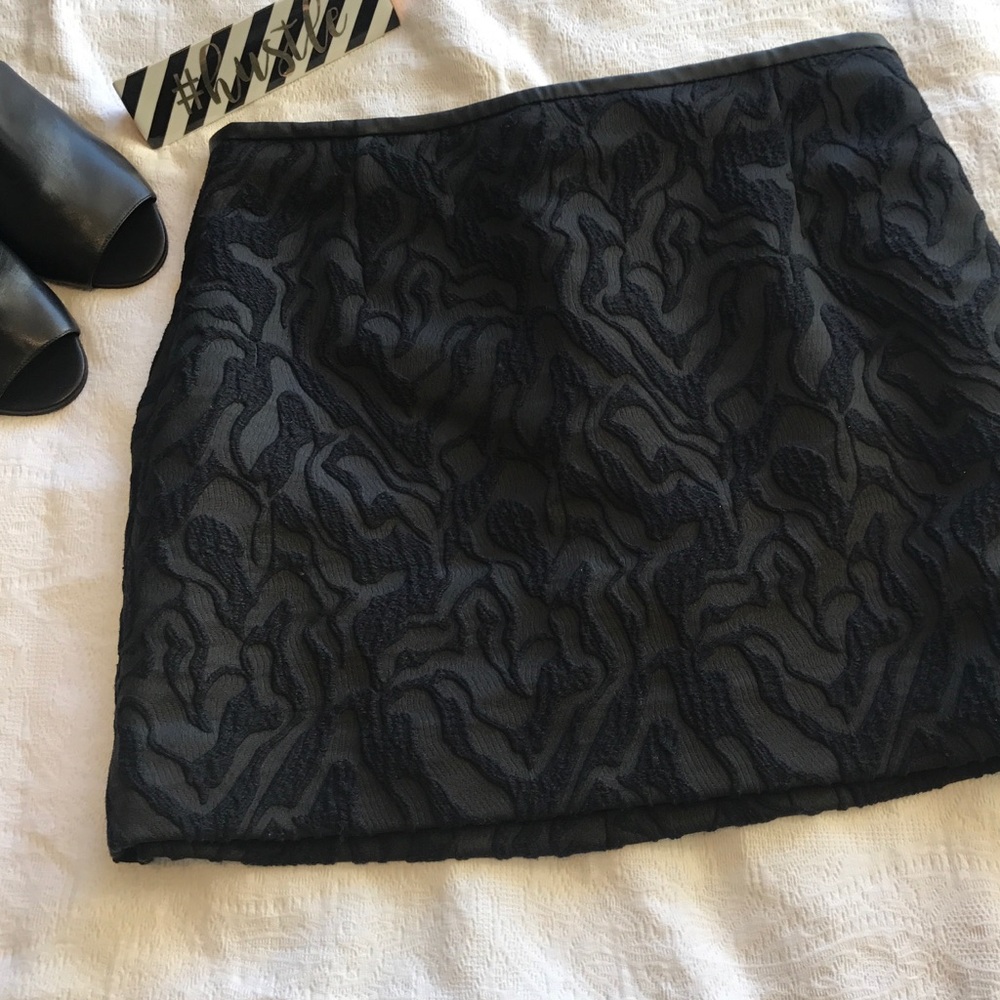 Zara | Trendy Navy & Black Printed Mini Skirt