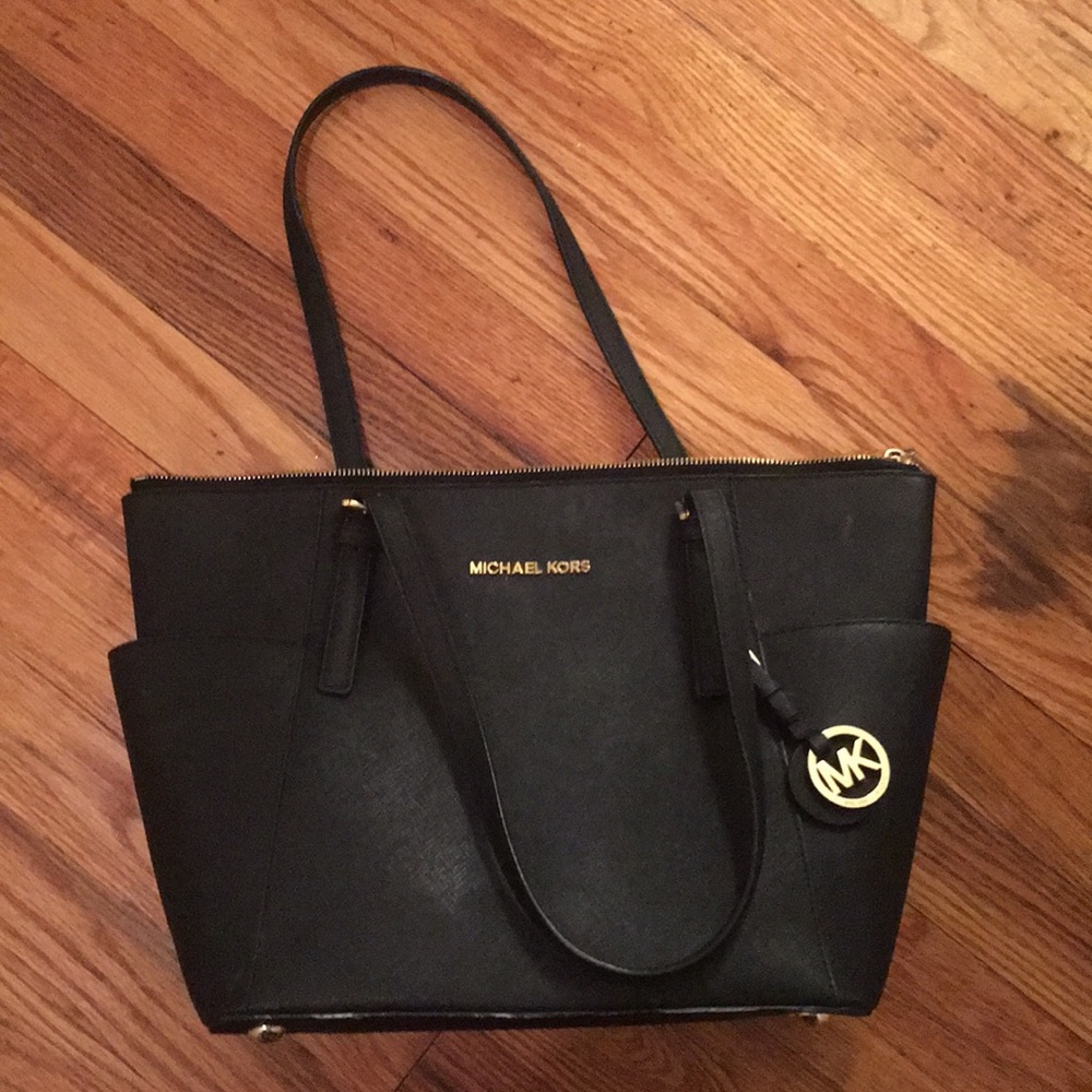 Lightly Used Michael Kors Classic Bag