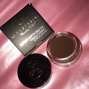 Anastasia Beverly Hills dip brow pomade