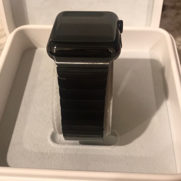 Apple series 1  watch. Stainless link main image 4
