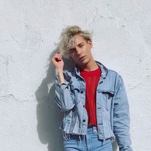 Meet your Posher, Tyler