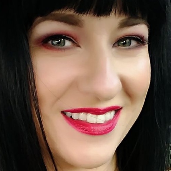 Meet your Posher, Krista - Picture 1 of 1