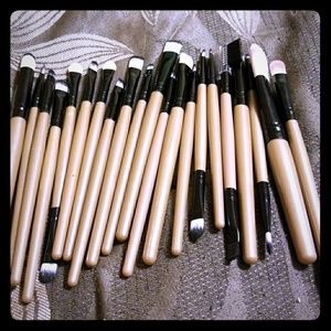 20 Pc Makeup Brushes