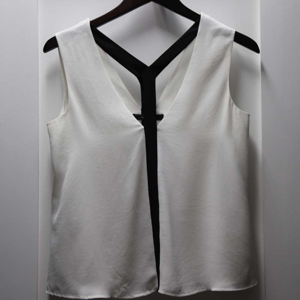 XXS Black and White BCBG Sleeveless Blouse