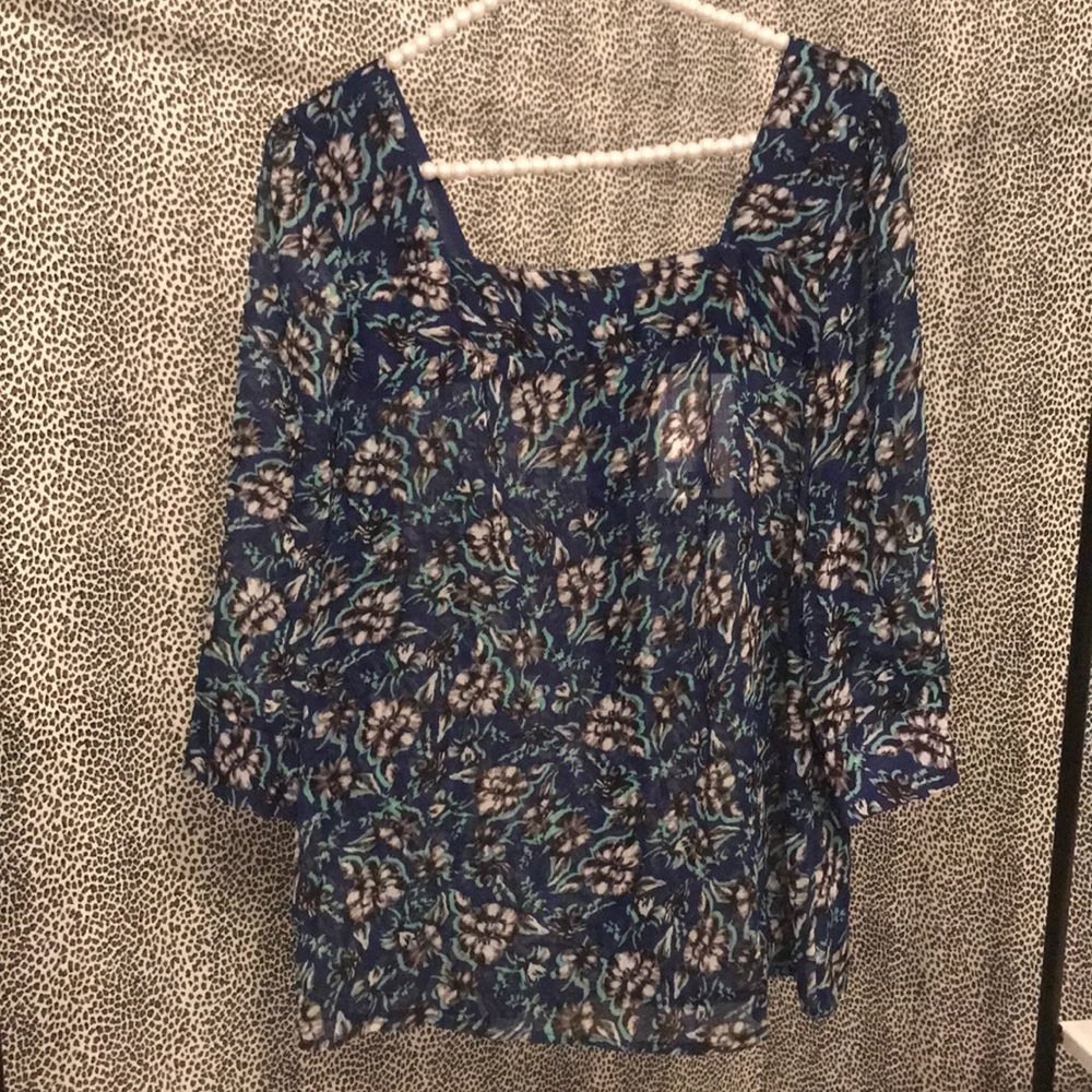 NWT. Pins and Needles Blouse. Size Medium.