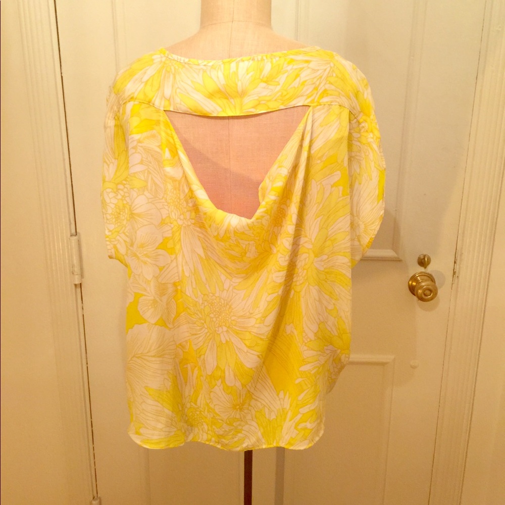 Jennifer Lopez XL Cutout Blouse