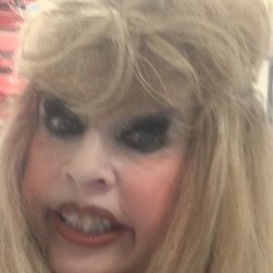 Meet your Posher, Delores