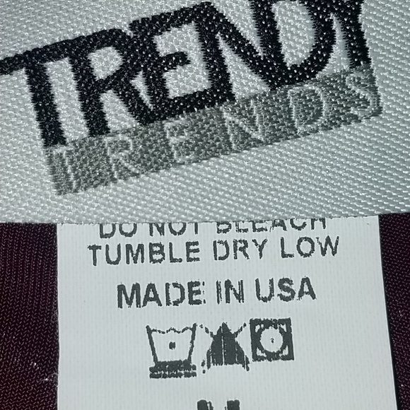 Trendy Trends Shiny Pink Hot Pants NWOT - Picture 3 of 5