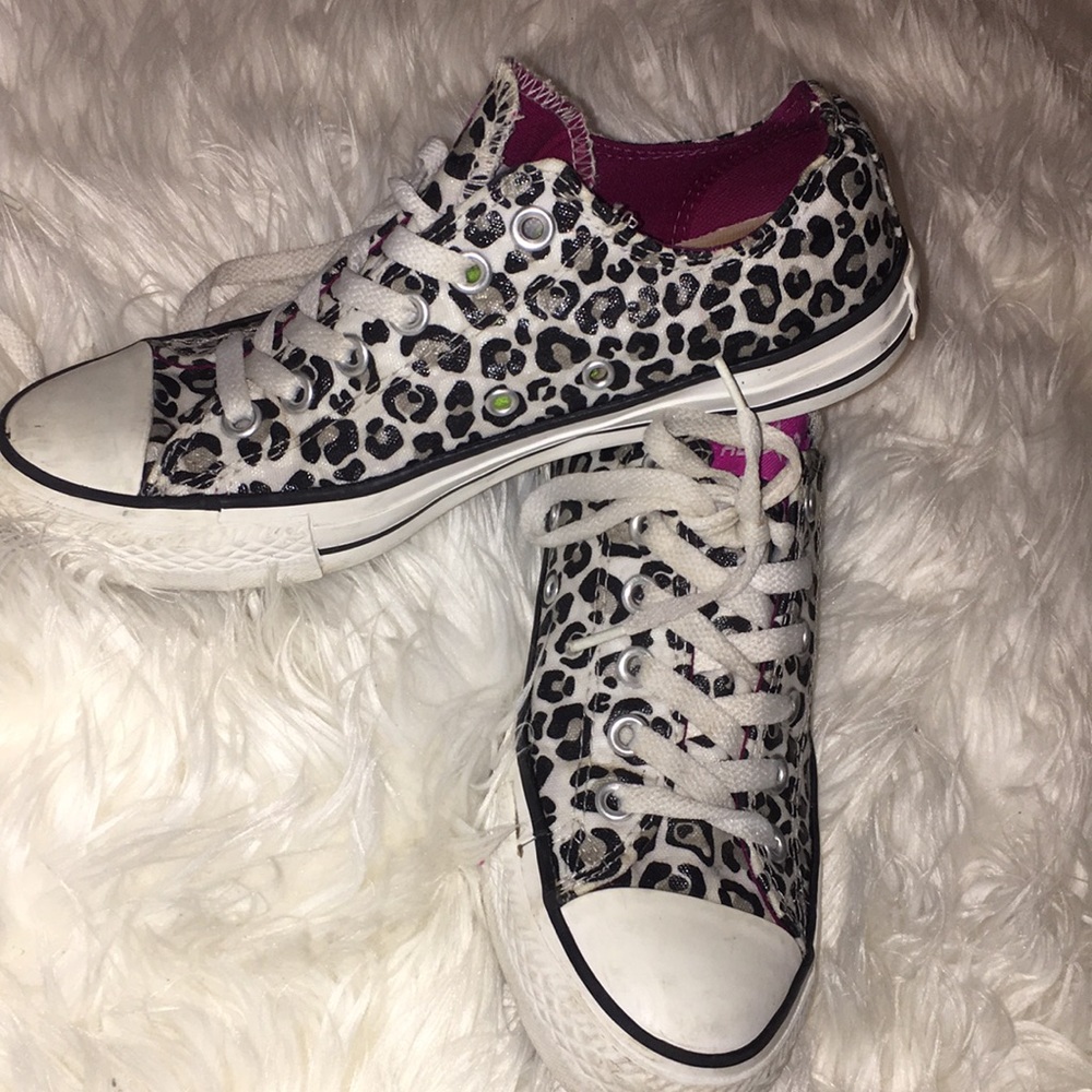 Cheetah print converse shoes!