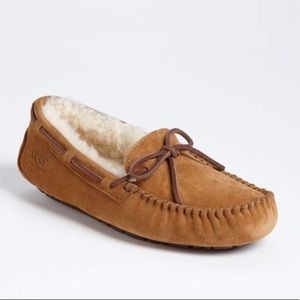 UGG Dakota Moccasin