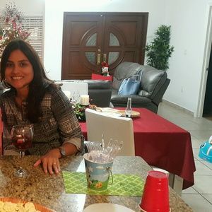 Meet your Posher, Nelida