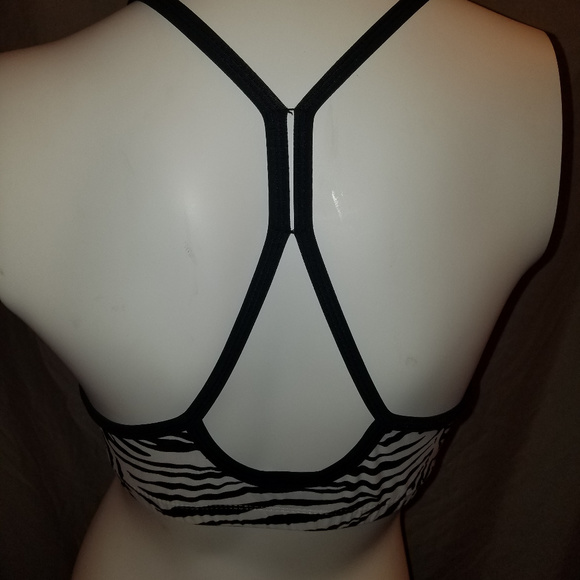 Trendy Trends B&W Zebra Print Crop Top NWOT - Picture 2 of 5