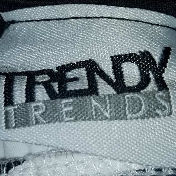 Trendy Trends B&W Zebra Print Crop Top NWOT - Picture 3 of 5