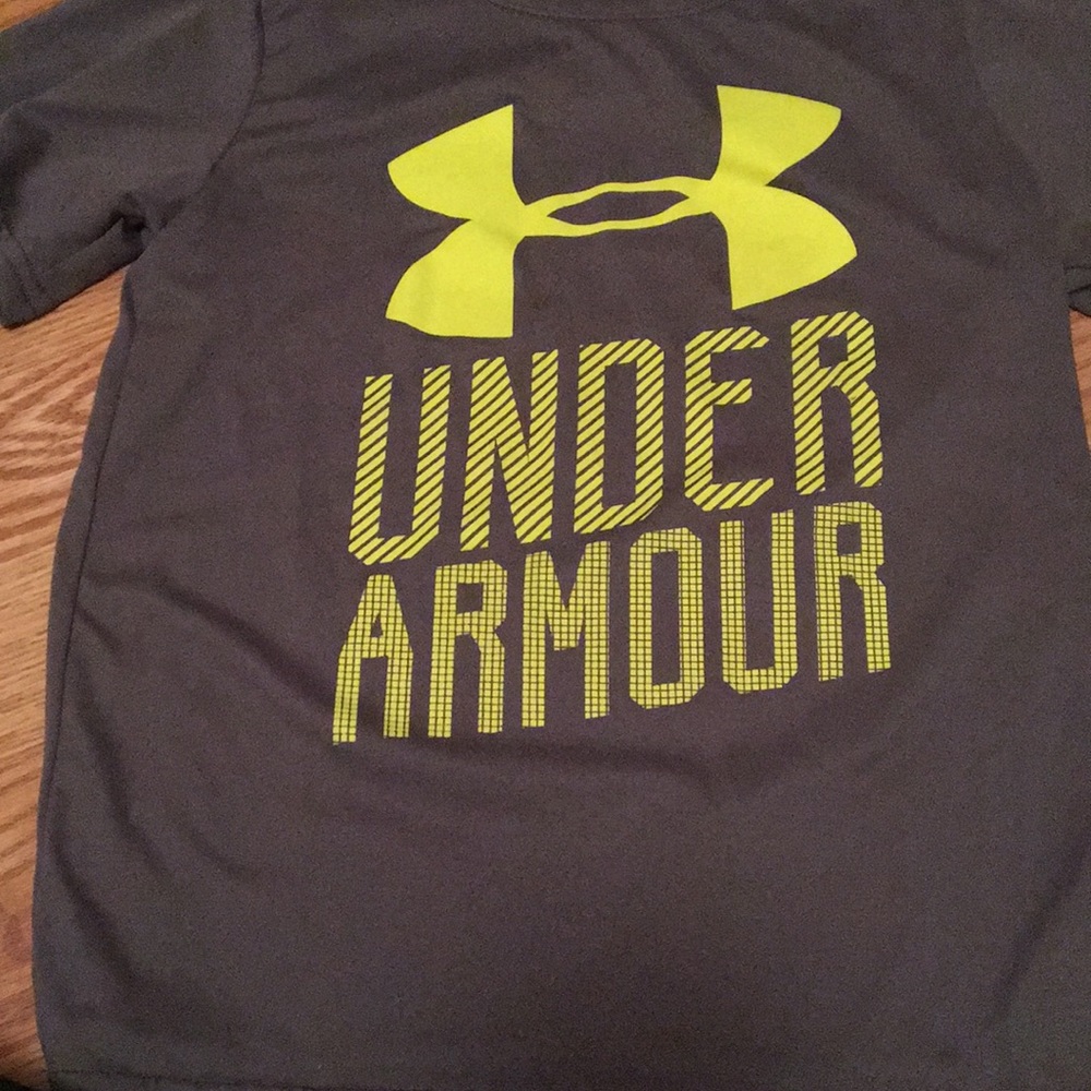 Boys Under Armour long sleeve shirt. Size 6