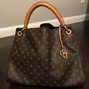 Louis Vuitton Artsy MM Hobo