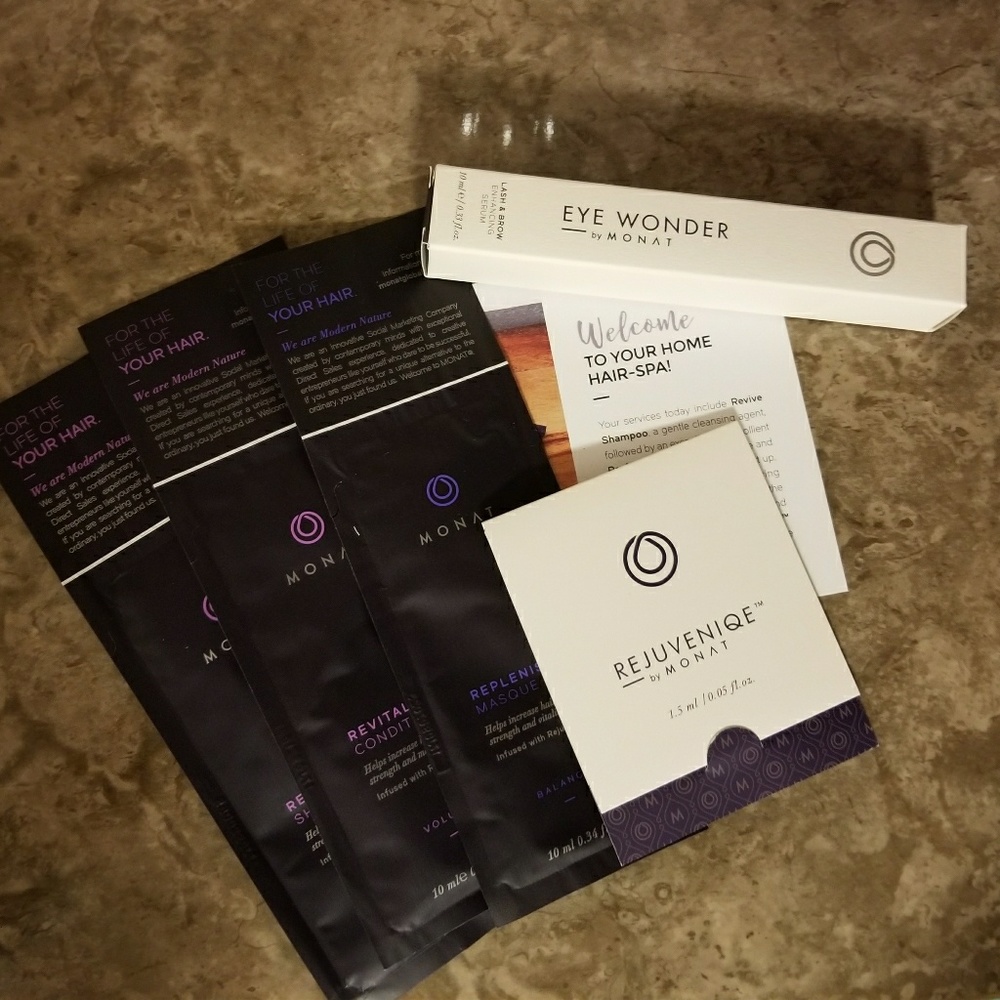 Eye Wonder + Monat Samples