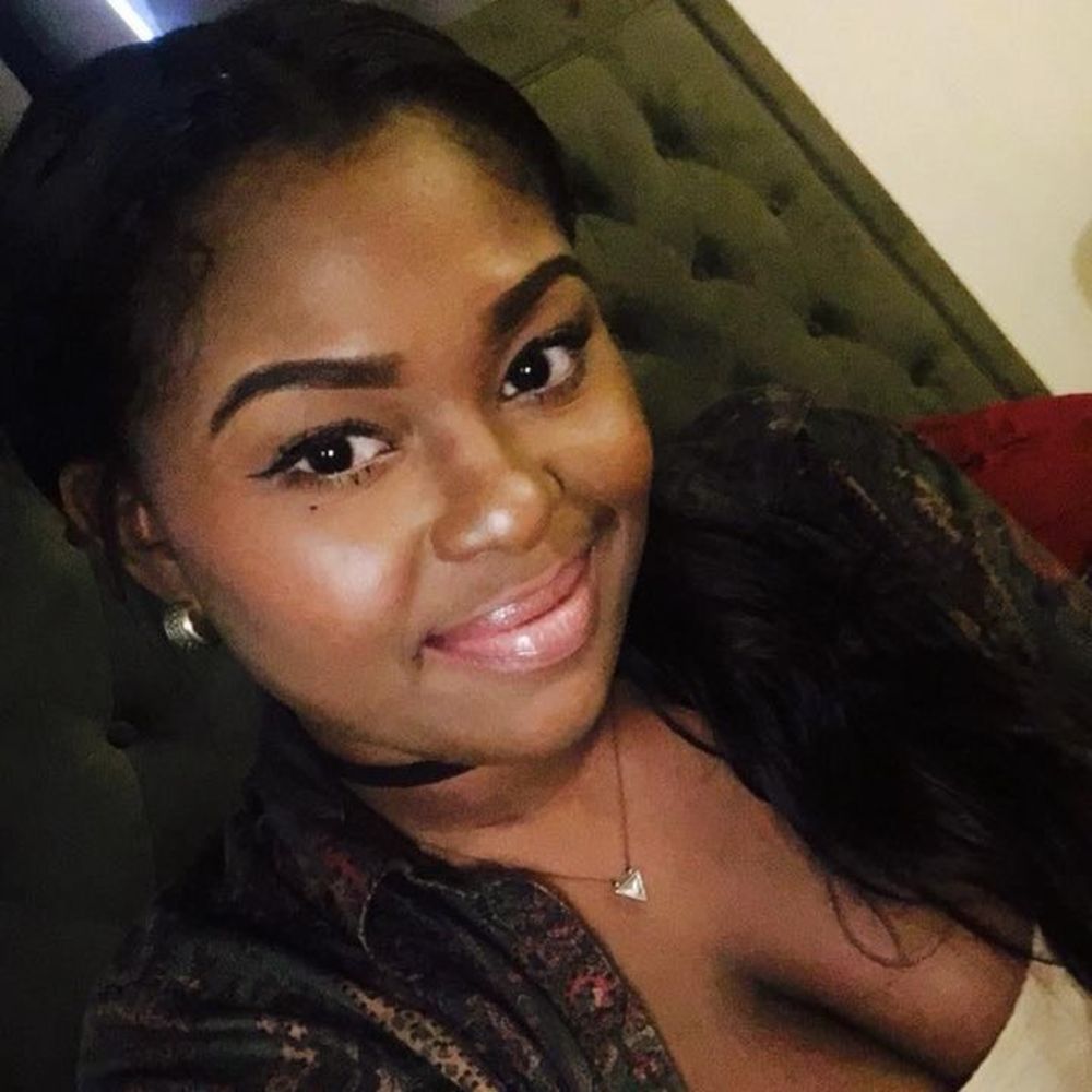 Meet your Posher, Amia