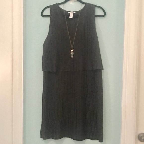 Tiered bodycon dress - Picture 2 of 3