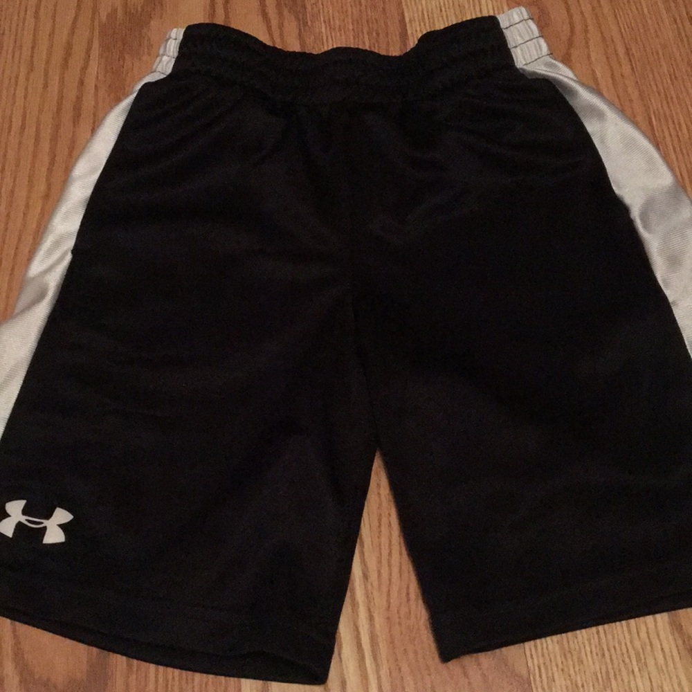 Boys black and white Under Armour shorts size 7