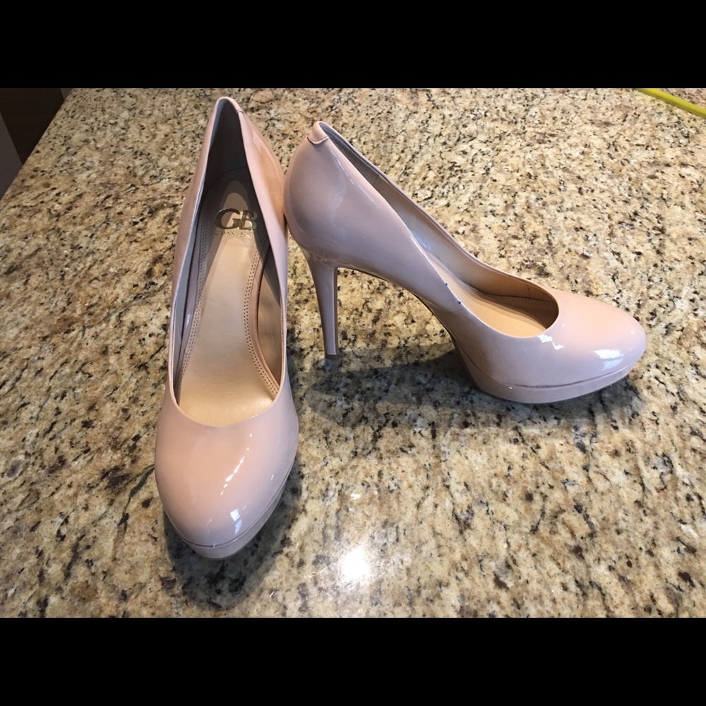 Size 11 Gianni Bini Nude Patent Leather Pumps/Heel