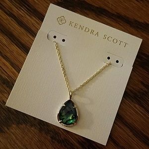 Kendra Scott Cory Pendant necklace