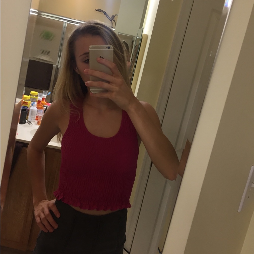 Ruffle Tank Top - Picture 4 of 4