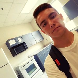 Meet your Posher, Cj