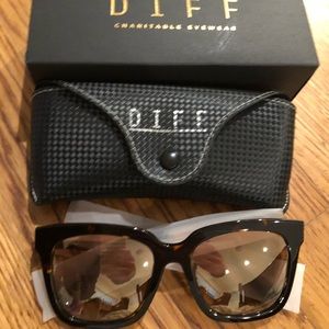 Diff Bella Sunglasses
