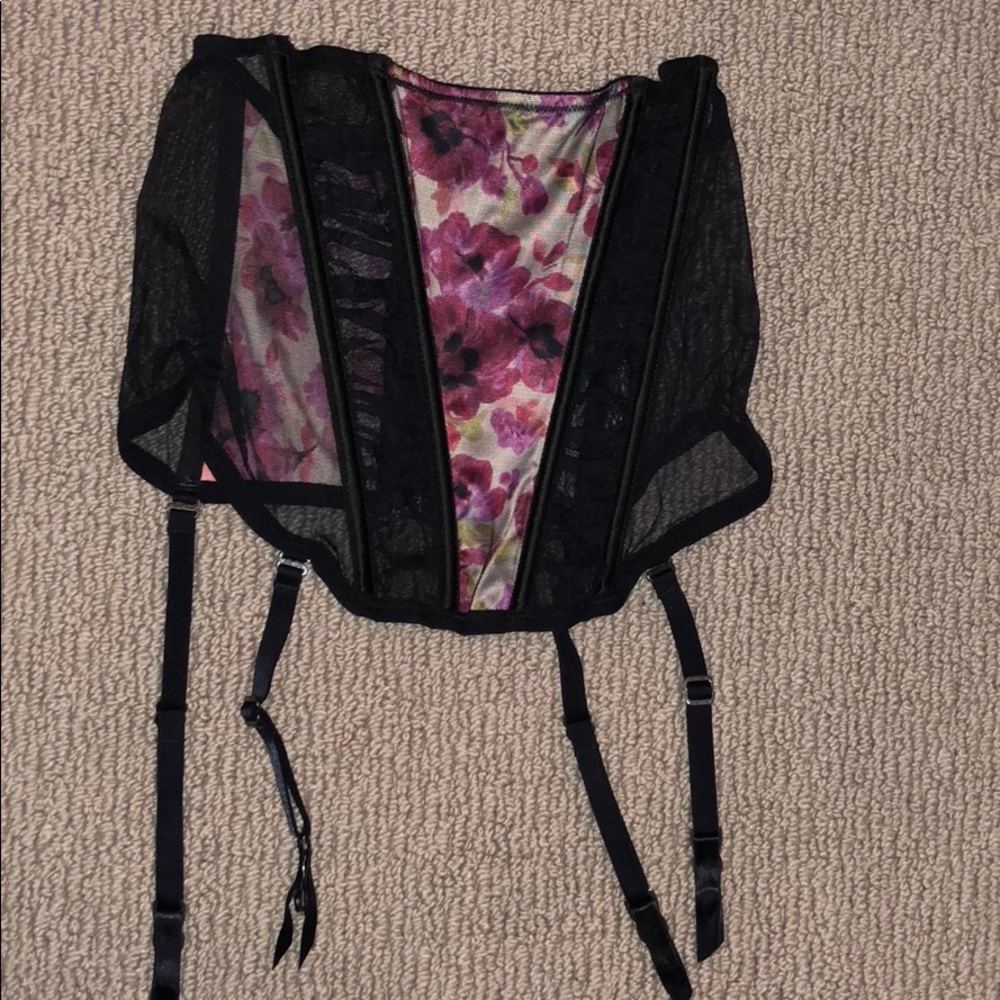 New Victoria  Secret Black/print XS/S garter belt