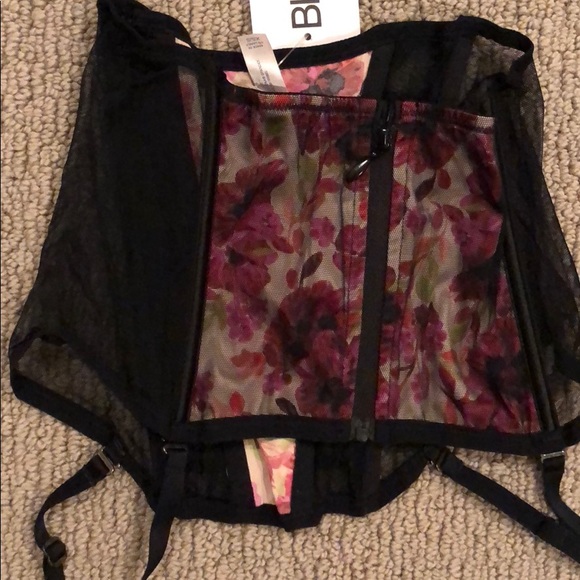 New Victoria Secret Black/print XS/S garter belt - Picture 3 of 4
