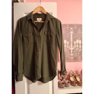 American Eagle Button Up Top