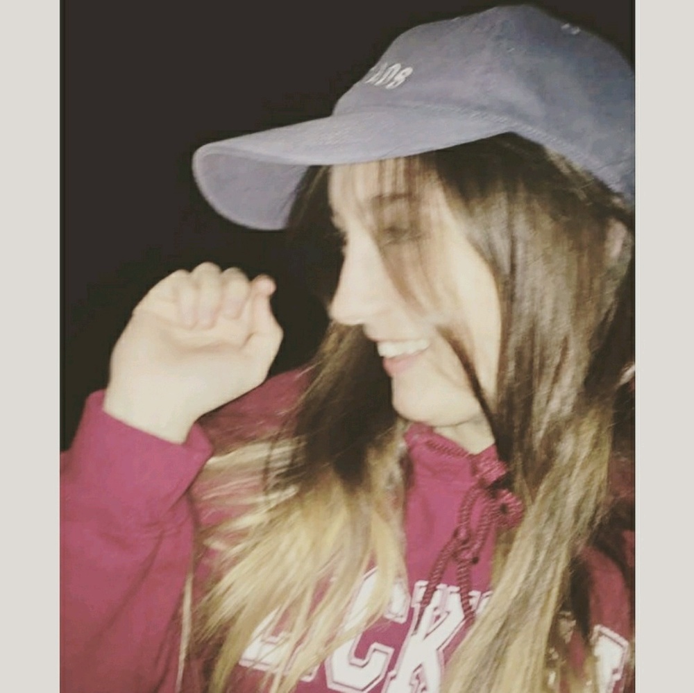 Meet your Posher, Alyssa