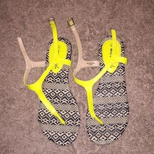 Patterned sandal