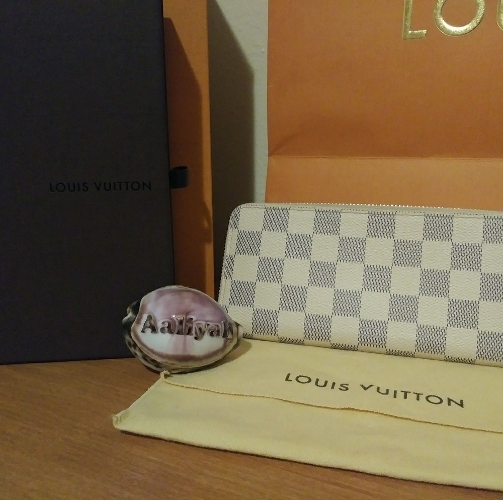 ❤️SOLD❤️ Louis Vuitton Damier Azur Clemence Wall