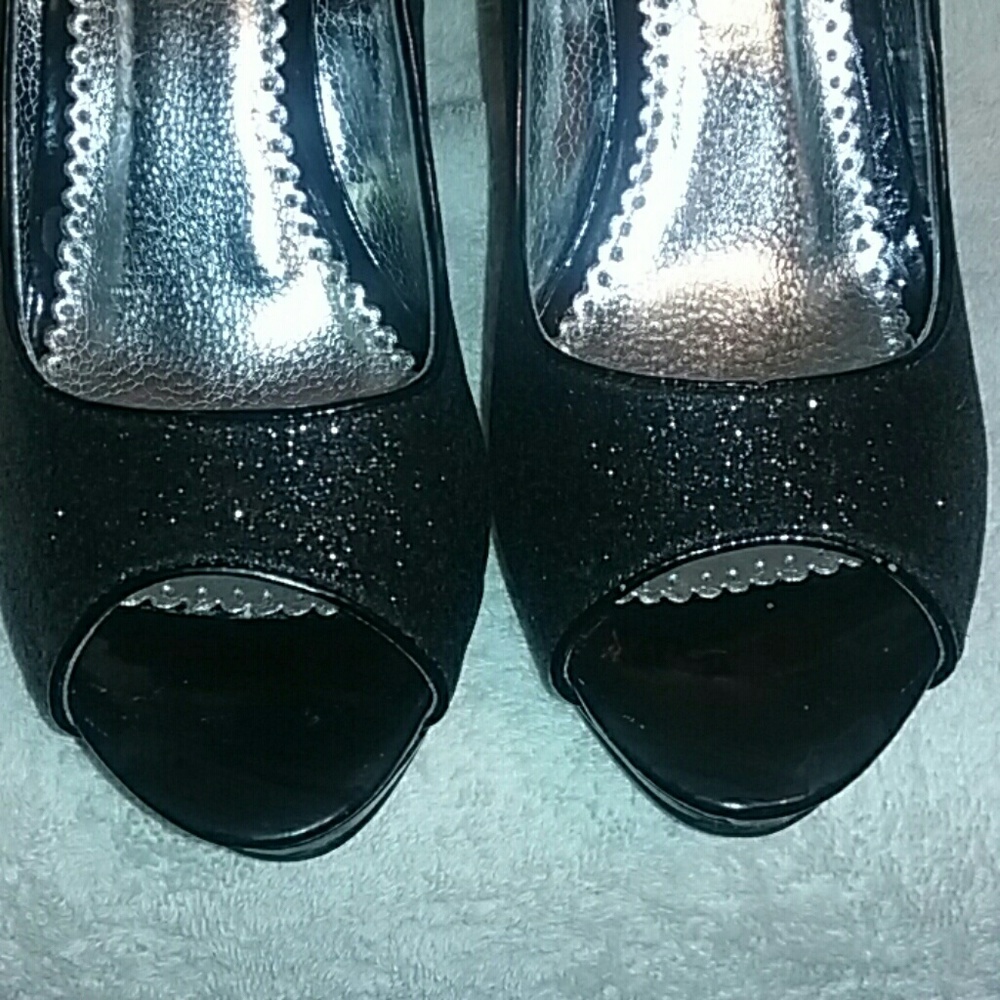 (NEW) Rampage Shoes - Picture 8 of 8