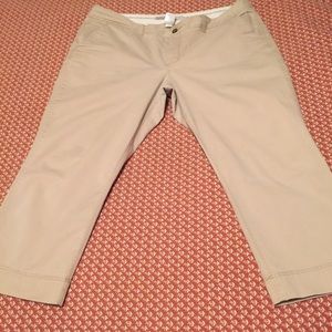 OLD NAVY KHAKI CAPRIS SZ 16