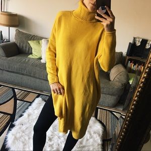 💛 Mustard Turtleneck Sweater Open-Back Dress Top