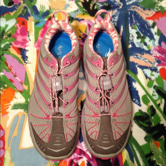hoka one one stinson evo