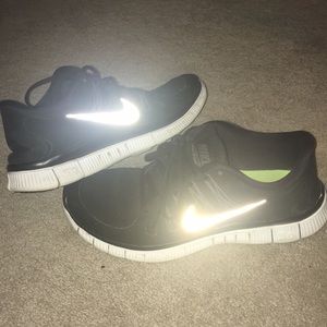BLACK NIKE FREE RUN RUNNING SHOES