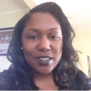 Meet your Posher, Dannette