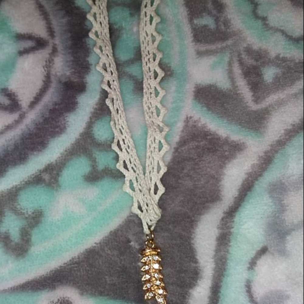 Choker - Picture 2 of 3