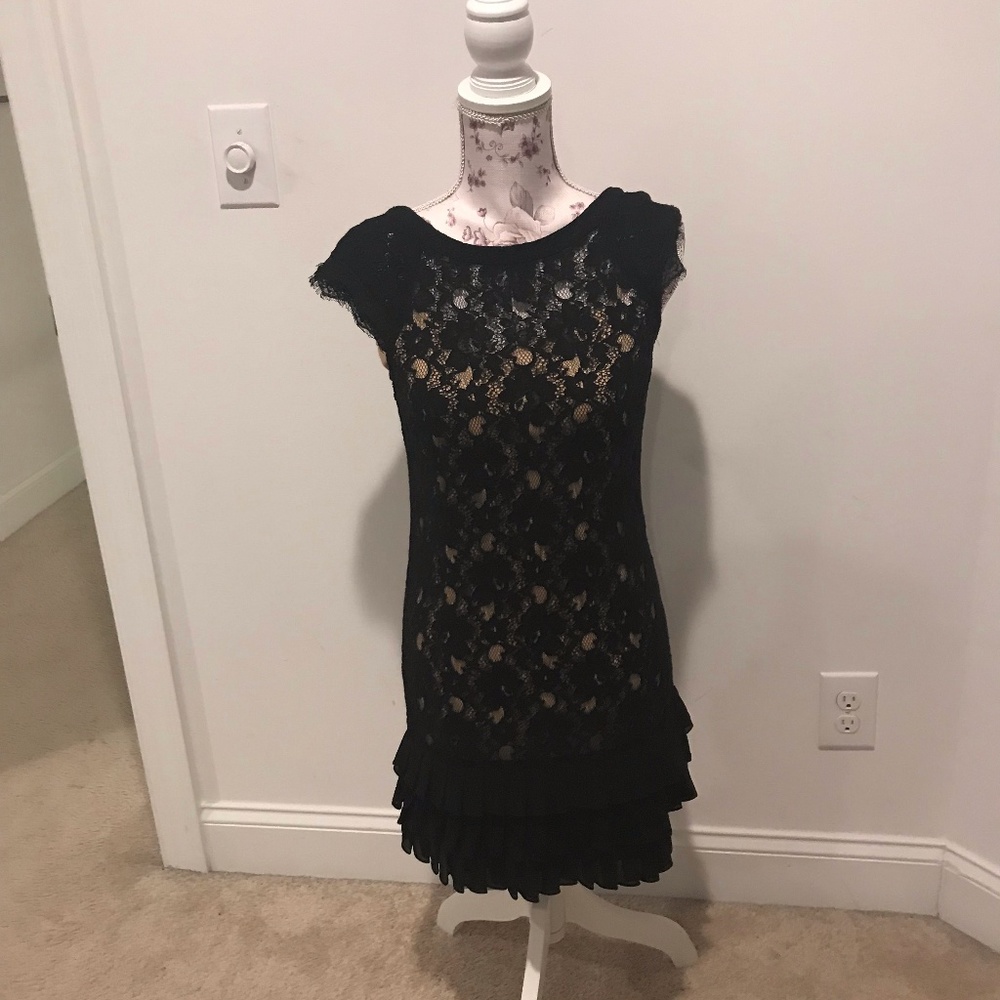 Beautiful Black and beige little dress - Only $15