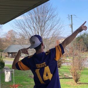 Meet your Posher, Wayne