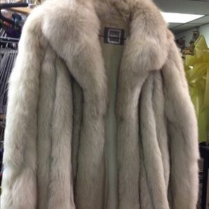 Saga Blue Fox Coatbsize M