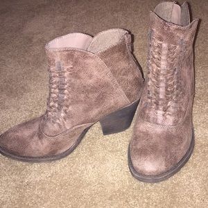 Maurices heeled bootie size 9.5