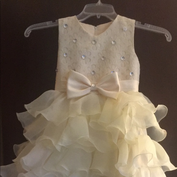 Girls Formal Dress - Picture 1 of 4