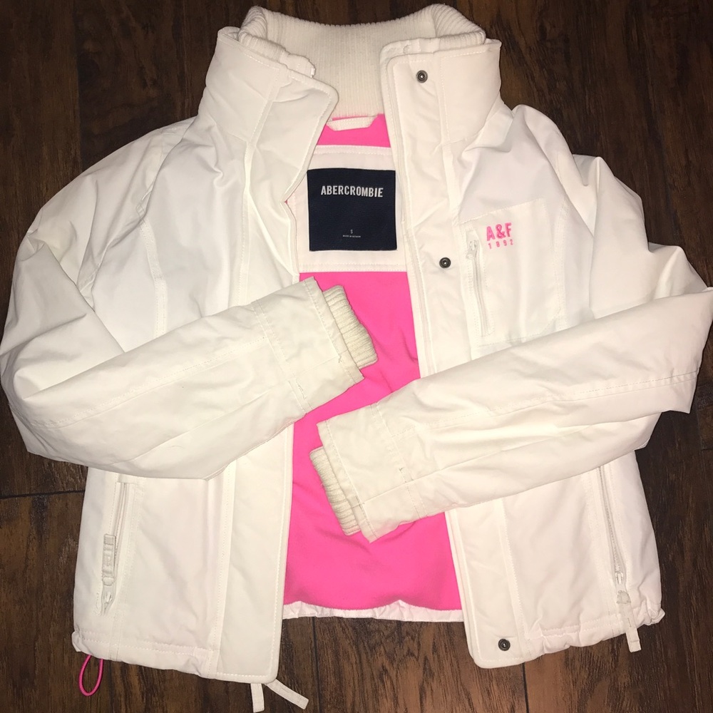 White lined winter coat!
