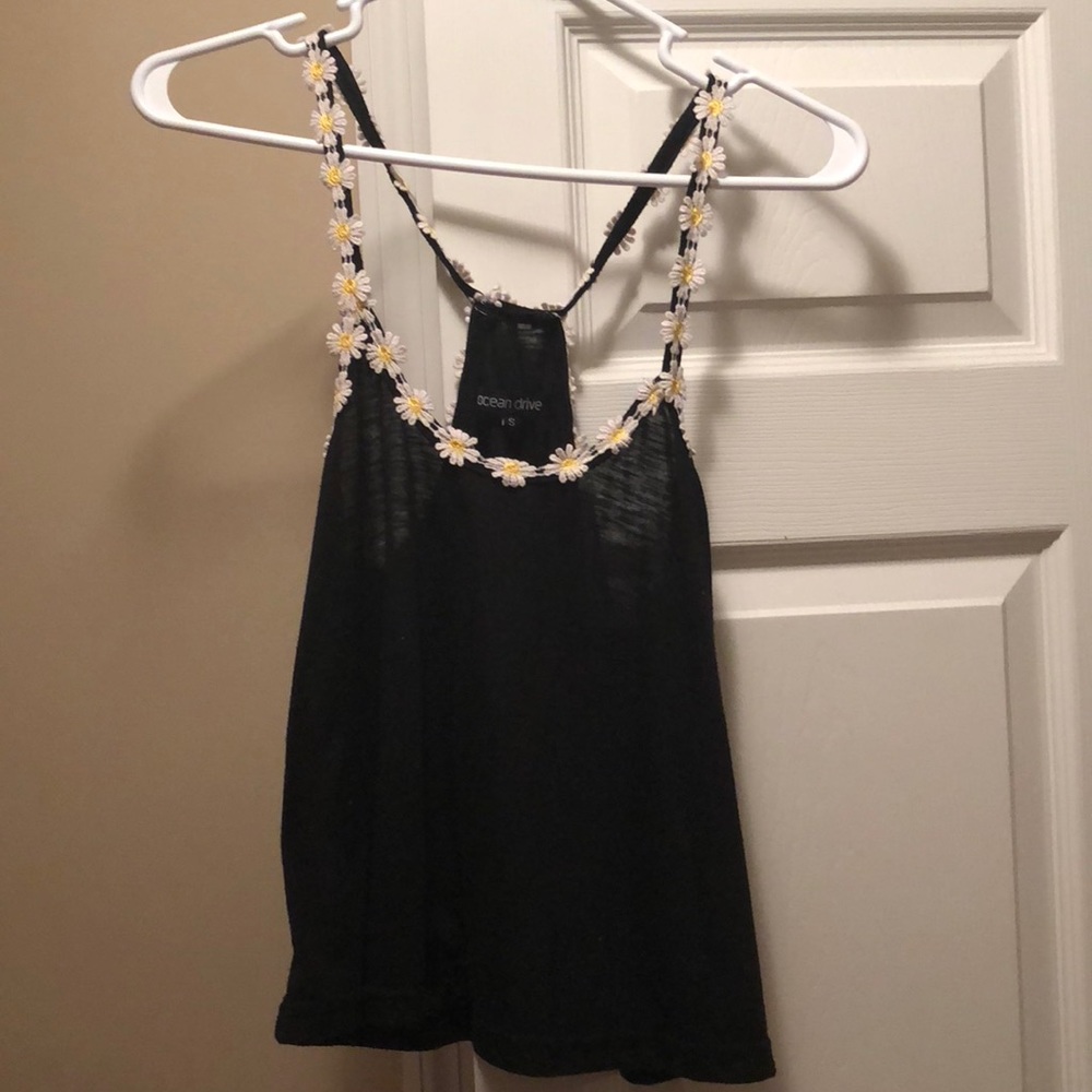 black tank top with daisies